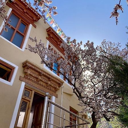 Gaywoo Guest House レー エクステリア 写真